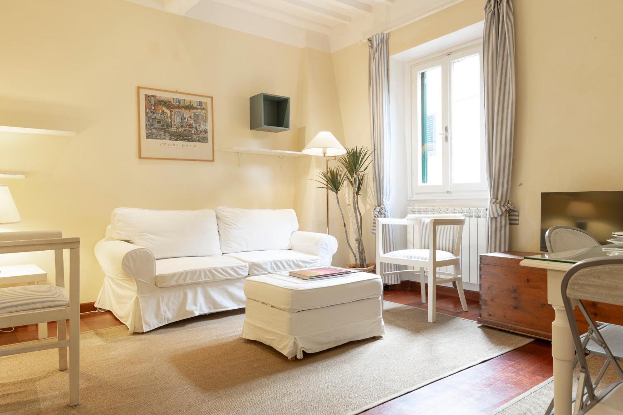 Sweet House In Petrarca Street *